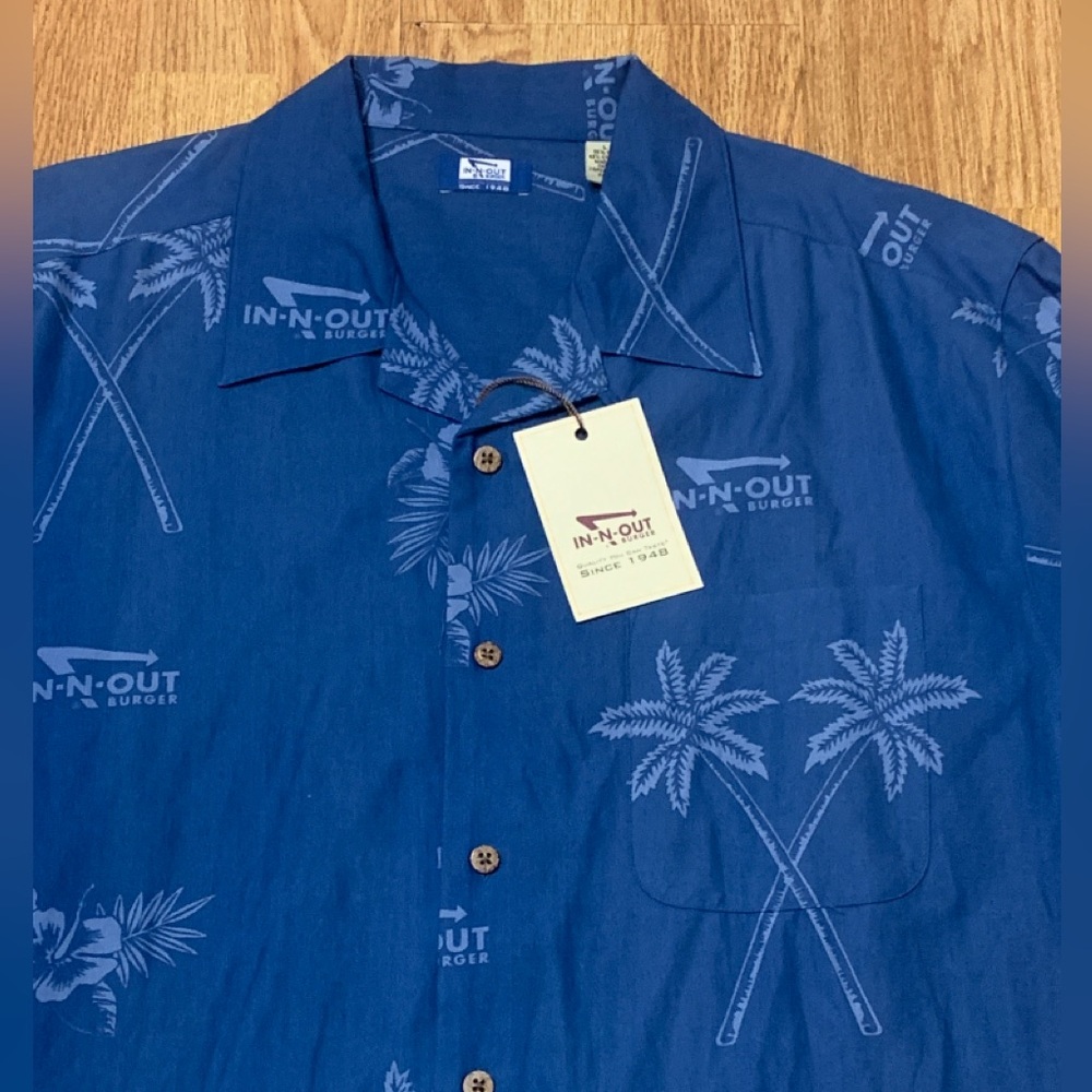 In N Out Shirt Mens Large Blue Hawaiian Floral Tropical Silk Cotton Loop Collar